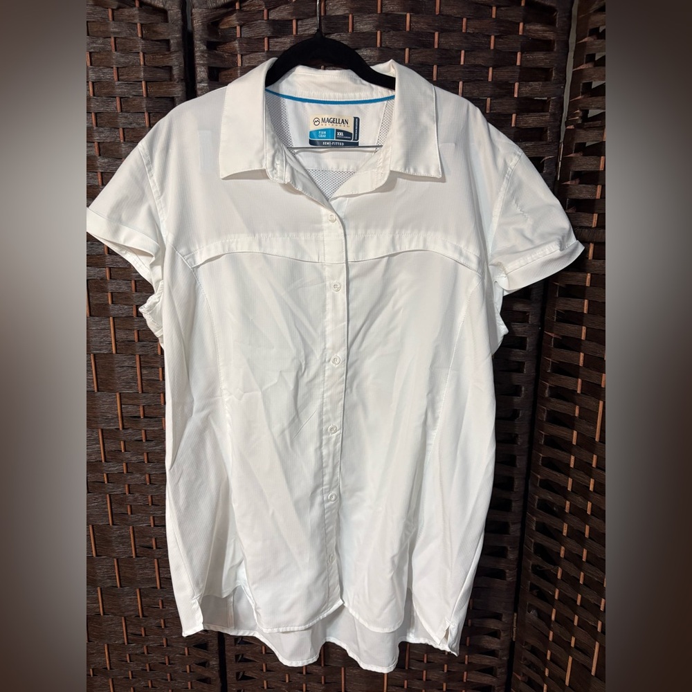 Magellan Outdoor Women’s Fish Gear XXL  White Moisture Wicking Fishing Shirt